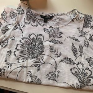 Cute white & black floral t-shirt w/ open shoulder